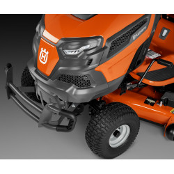 Brushguard
Tough, rugged looking brushguard protects the hood of the tractor.